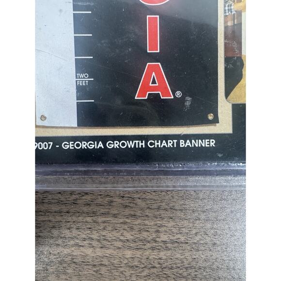 NCAA University of Georgia Bulldogs GROWTH CHART BANNER w/GROMMETS college - Picture 2 of 4